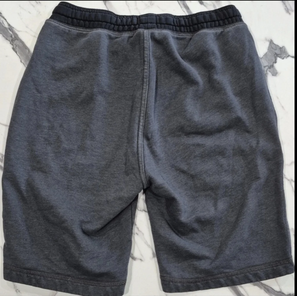 Old Navy 9" Fleece Sweat Shorts, Small Gray Athletic - Picture 2 of 5